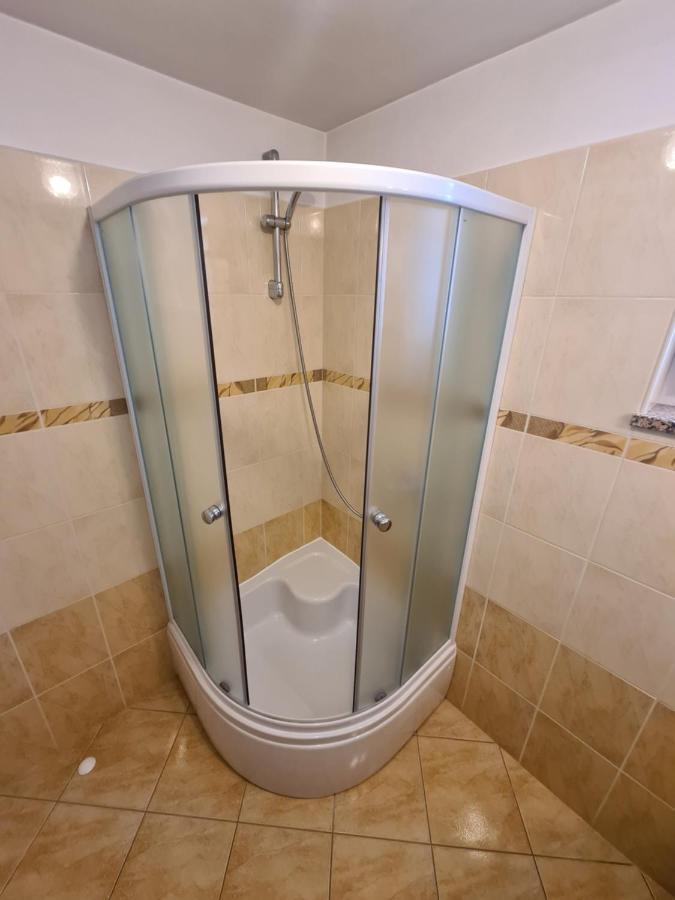 Apartment Cutul Salatic Luaran gambar