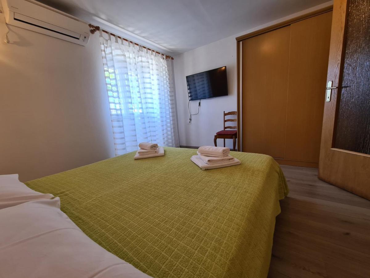 Apartment Cutul Salatic Luaran gambar